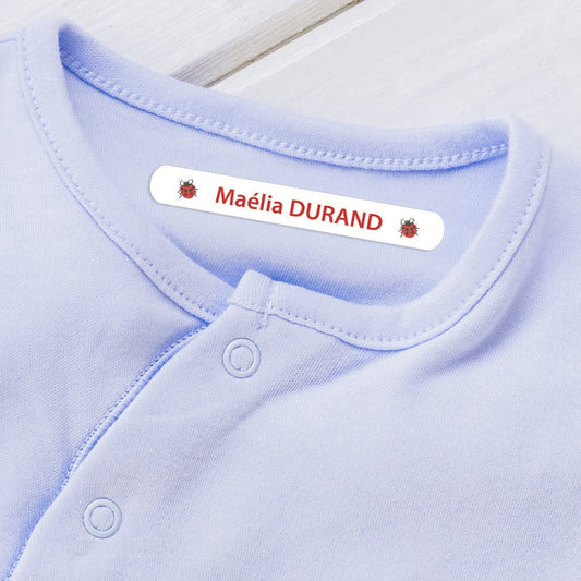 Étiquettes pour vêtements qui tiennent (vraiment) au lavage