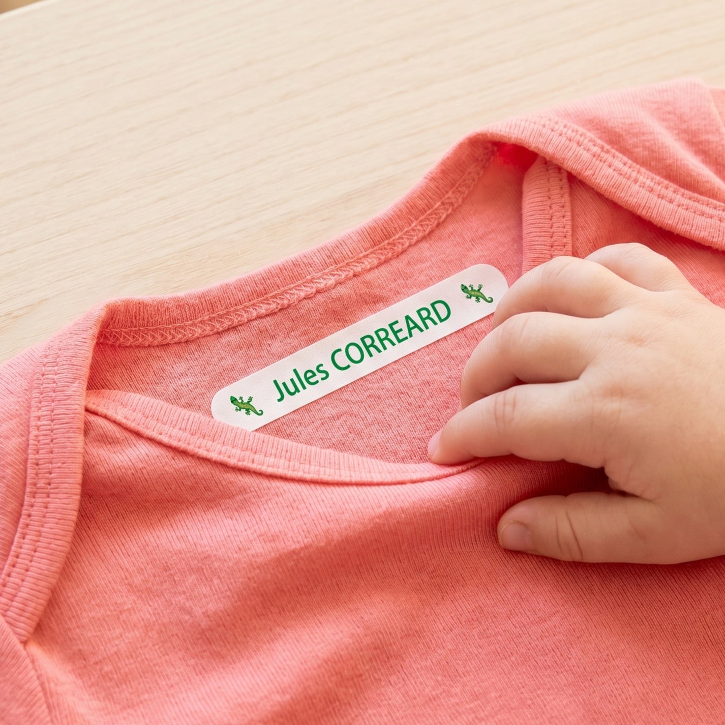 Étiquettes Thermocollantes Personnalisées pour Vêtements